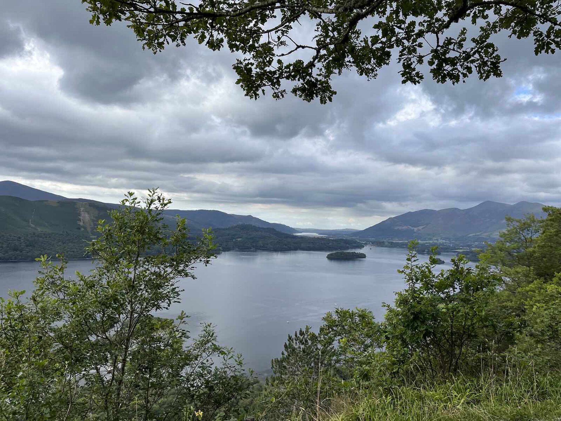Peaceful lake and mountain view symbolising calm and reflection, used on the June Reid Counselling services page.
